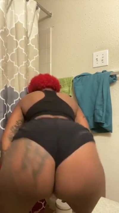 👹