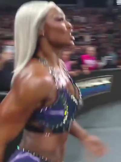 Queen of bouncing booty 🍑