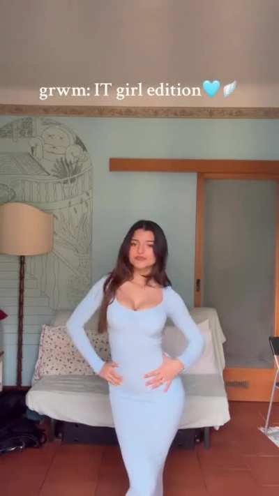 Booty or cleavage??