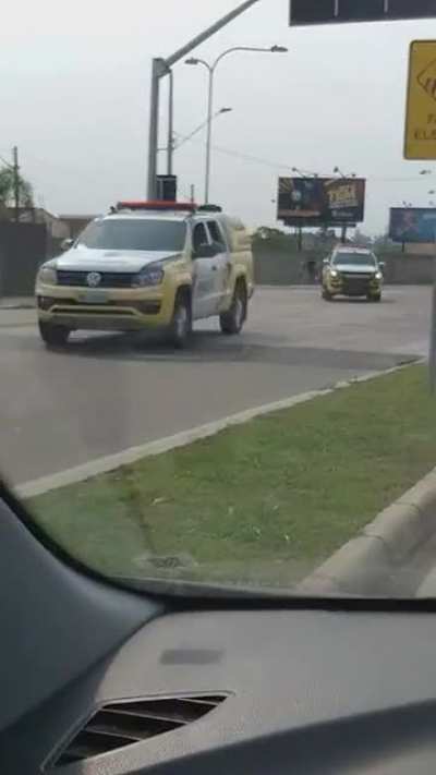 Velozes e Furiosos- vers&atilde;o PM do Paran&aacute;