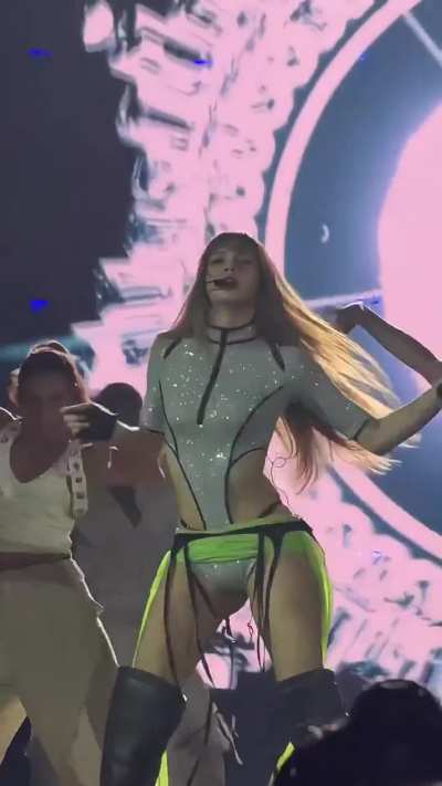 Lisa - BlackPink