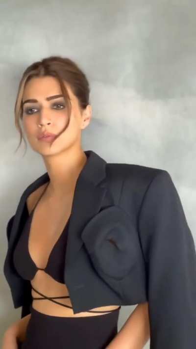 Kriti sanon 🤤