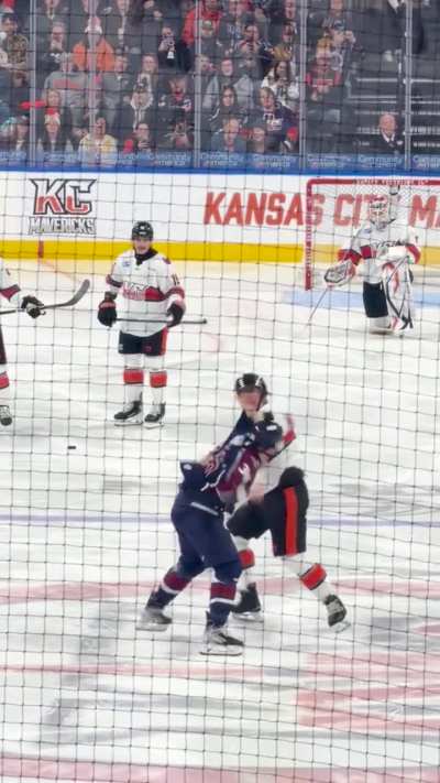 ECHL Tilt / KC Mavericks Hudson Wilson vs Tulsa Oilers Henry