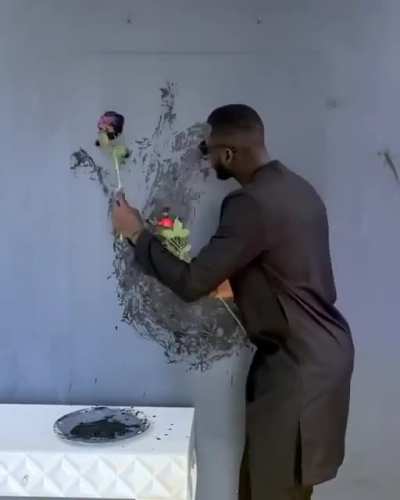 Using roses as paint brush [@bouboudesign_]