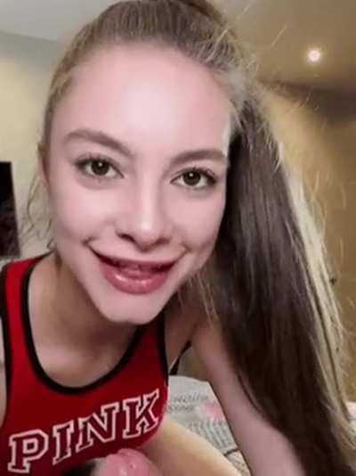 Swallowing cum 🤤