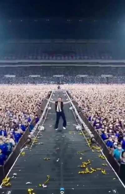 Psy is still selling out stadiums in 2023