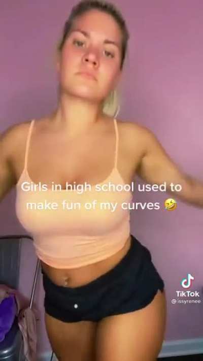 @issyrenee