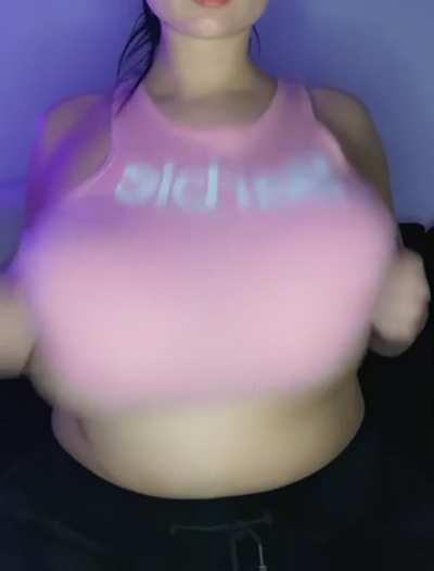 It&rsquo;s me, ur big titty internet gf (OC drop)