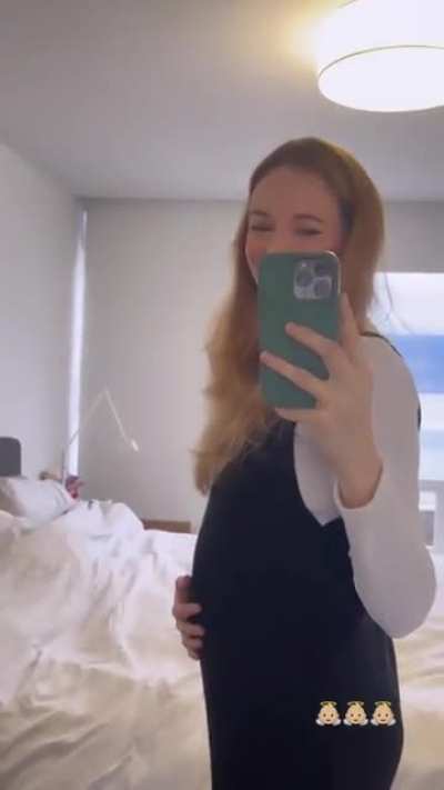 Pregnant beauty
