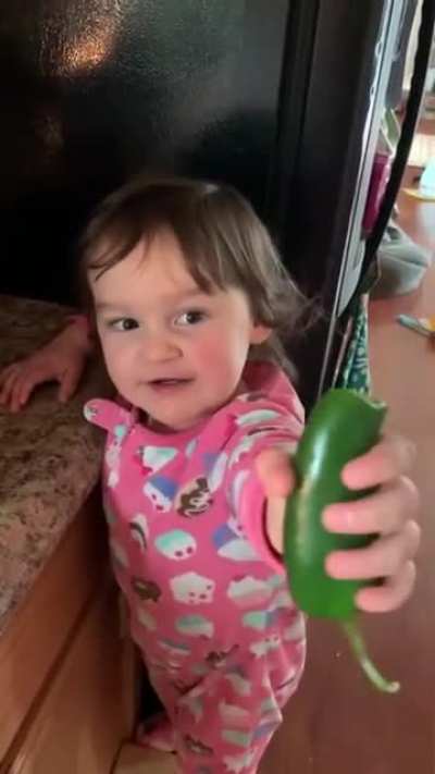 Little kid eats a jalape&ntilde;o