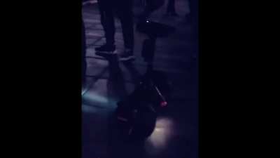 Robot dołącza do strajku kobiet, używa wulgaryzm&oacute;w