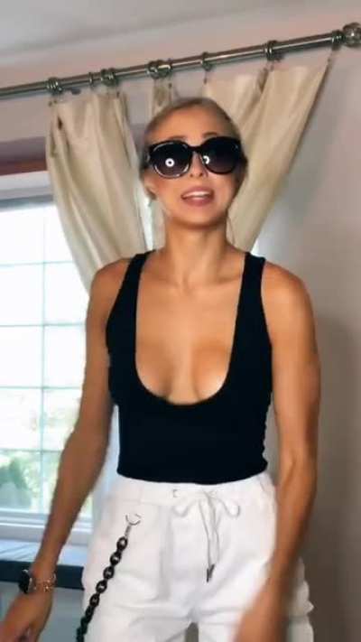 Deep cleavage 1