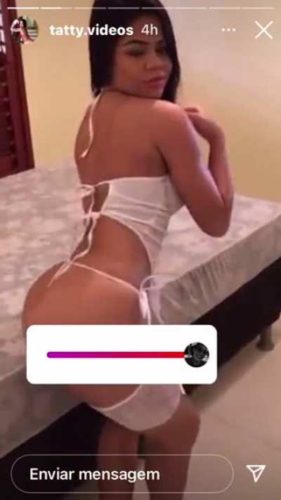 Algu&eacute;m tem 15 mangos para nos presentear com os videos do cf dessa moreninha dl&ccedil;??😅😅🥵