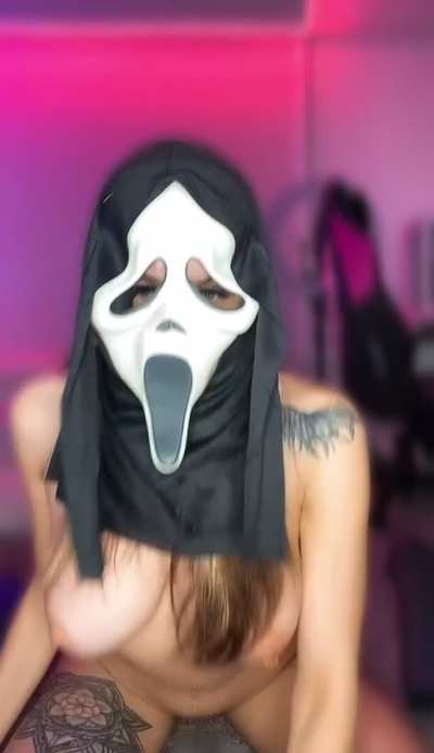 tiktok still thinks i&rsquo;m innocent 😂👻 [ nora_x80900 ]