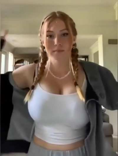 Holy fuck her name is gingybxtch.offical by the way