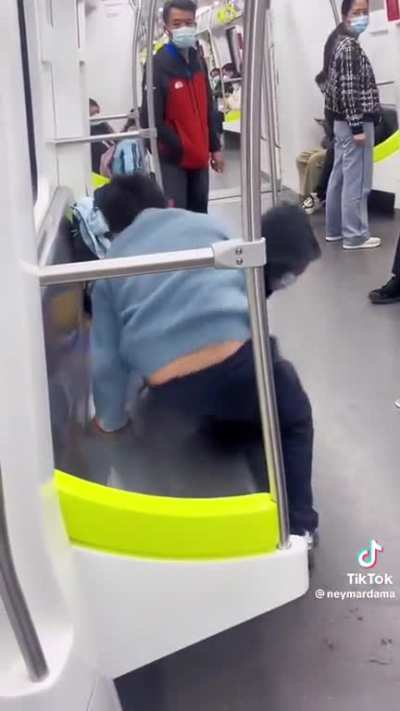 Swinging on the train... 