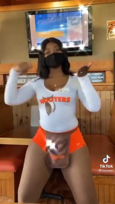 😈