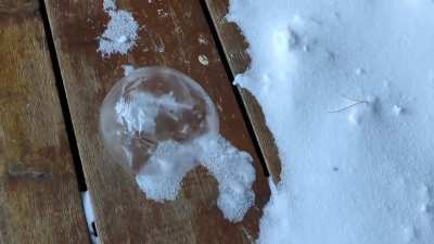Bubbles freezing before they hit the gorund in -30&deg;C (-22&deg;F) this morning