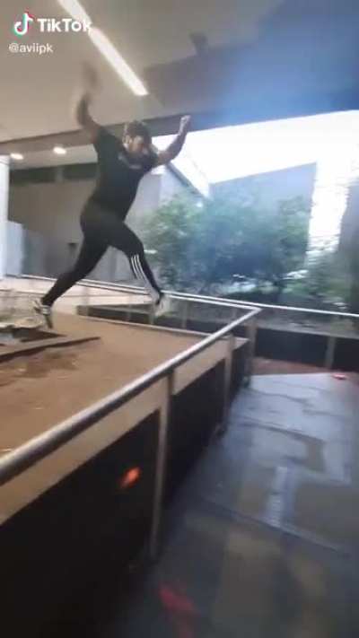 HMFT after jumping on a fenec