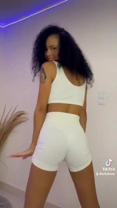 @SofiaxBriana