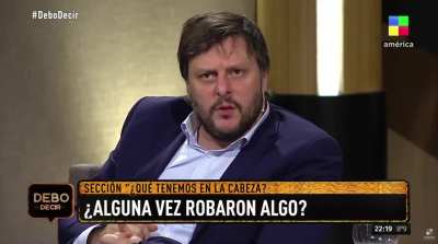 Santoro el año pasado reveló que tiene la galletita mordida de Raúl Alfonsín del día que lo conoció 🤢