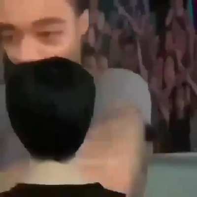 Cara ent&atilde;o &eacute; assim o final de karate kid faz tanto que eu n&atilde;o vejo que nem lembrava que era assim