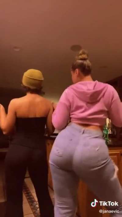 👀