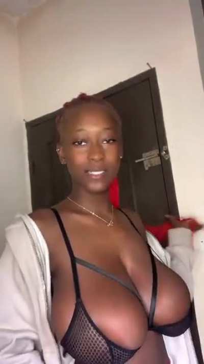 Clean Tits 🤩👙