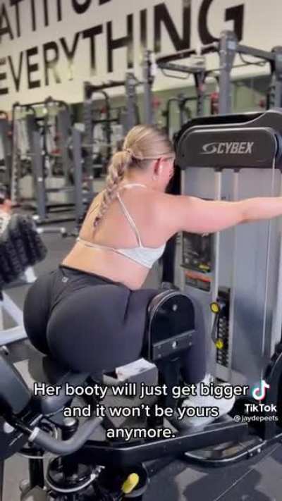 Absolute DUMPTRUCK ass 🍑