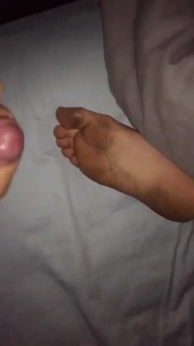 Cumming on my wife&rsquo;s dirty soles
