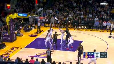 [Highlight] LeBron James airballs a three-pointer as he continues to struggle from the field against the Knicks