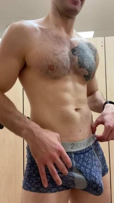 Looking for a gy[m] partner 😘