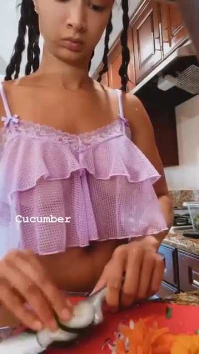 👀