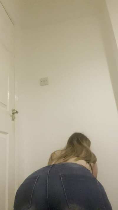 Got a fart video and love what you just heard? Cum and join me for more on my Snapchat. Snapchat: shann0nx28 😏