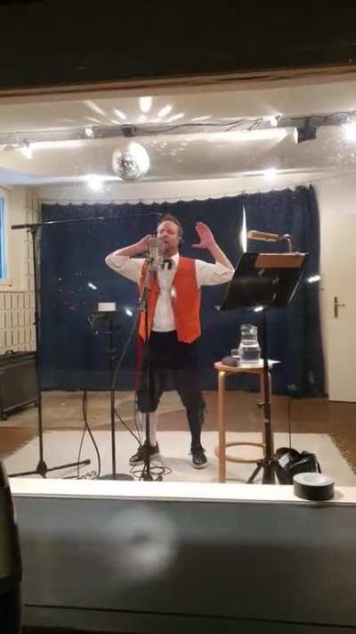 Matthias Strolz, ehemaliger Spitzenkandidat der Neos, heute EDM Jodler