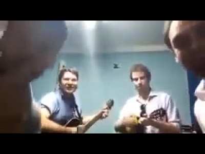 Se vc ver isso no seu quintal corra e chame as for&ccedil;as armadas!⚠