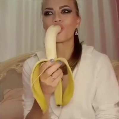 Bet&uuml;l accepts Bananachallenge