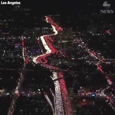 Los Angles creates world&rsquo;s longest Polish flag.