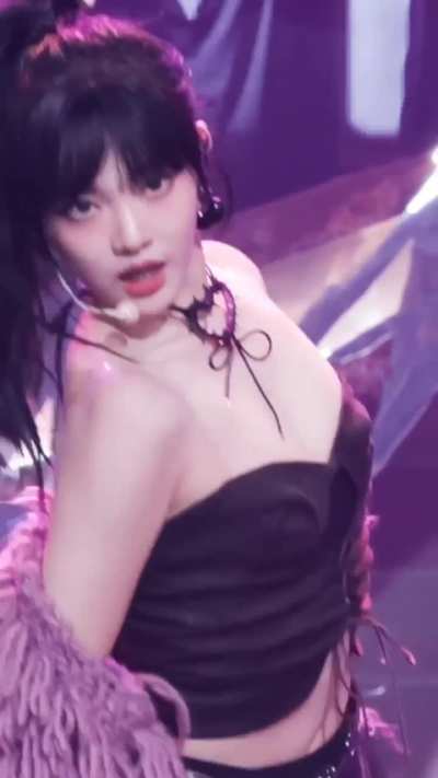 NingNing cleavage
