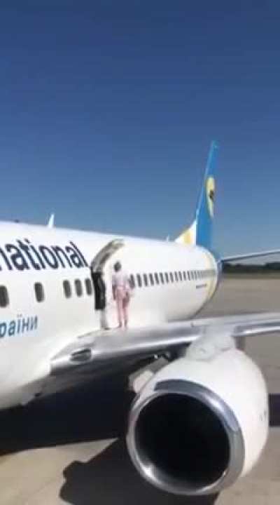 Passenger decided to "get fresh air", and later was blacklisted by the airline. [Xpost]