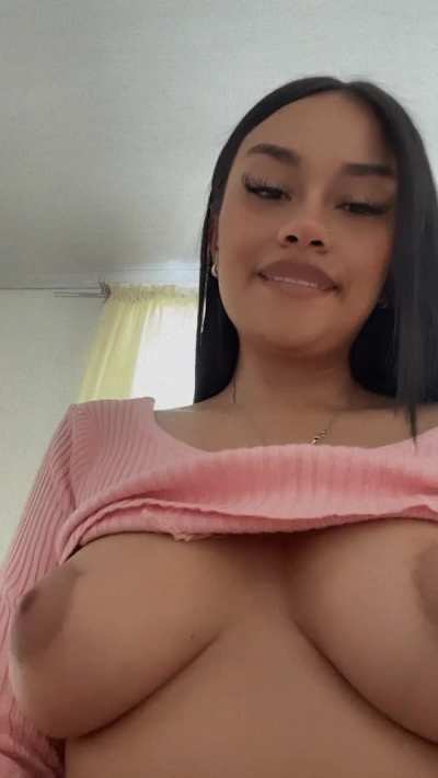 Do you want to grab and squeeze them? (OC)
