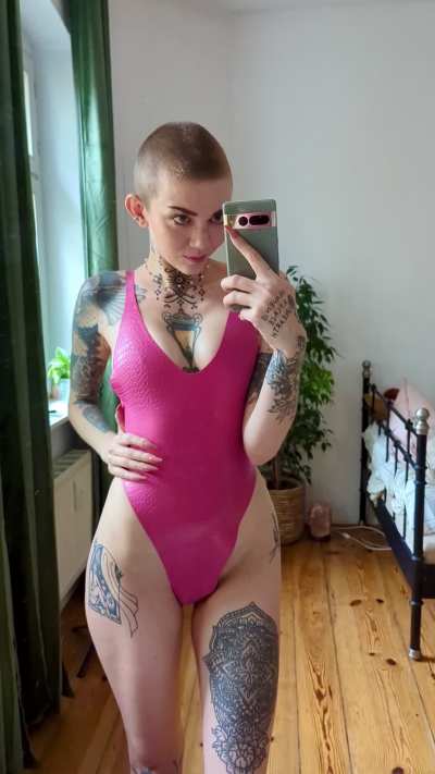 Have you&rsquo;ve ever seen a buzzcut barbie before? 