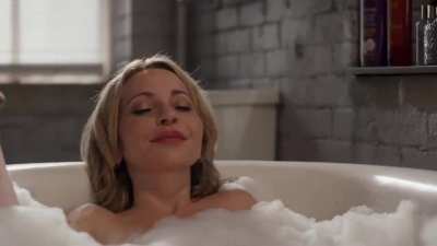 Tiggy in the bathtub 🛀