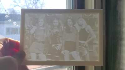 201222 After a few failed attempts, I finally 3D Printed a lithophane of the girls that I'm happy with. Lithophanes can only be seen properly when illuminated from behind.