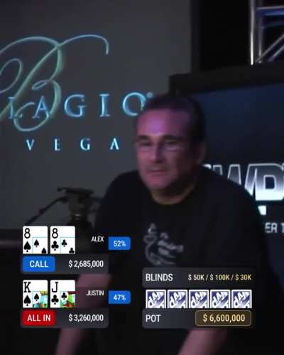 Man tears his ACL playing poker live
