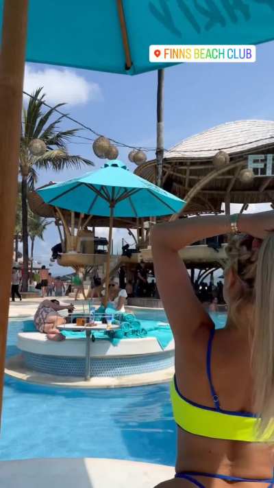 More pawgs of this size please! 😍🍑
