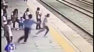 Risks own life to save a strangers
