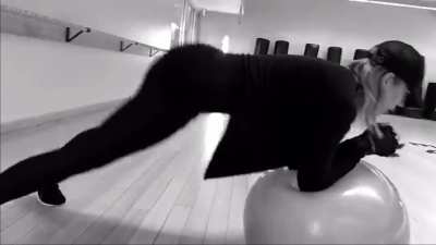 Tell me you want that ass