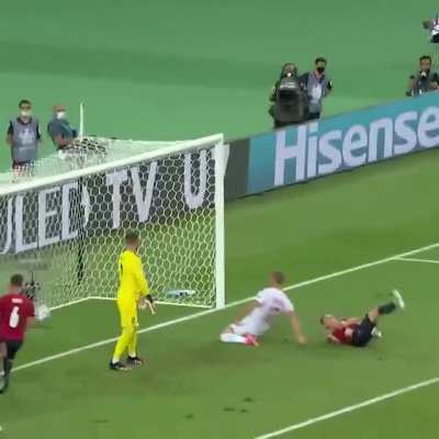Joakim M&aelig;hles assist from every angle