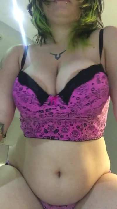 is my wife big enough for this sub?